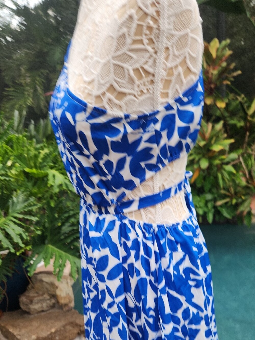 Unique Back!Blue and White Floral Midi Dress With Stunning Back! Large - Picture 6 of 7